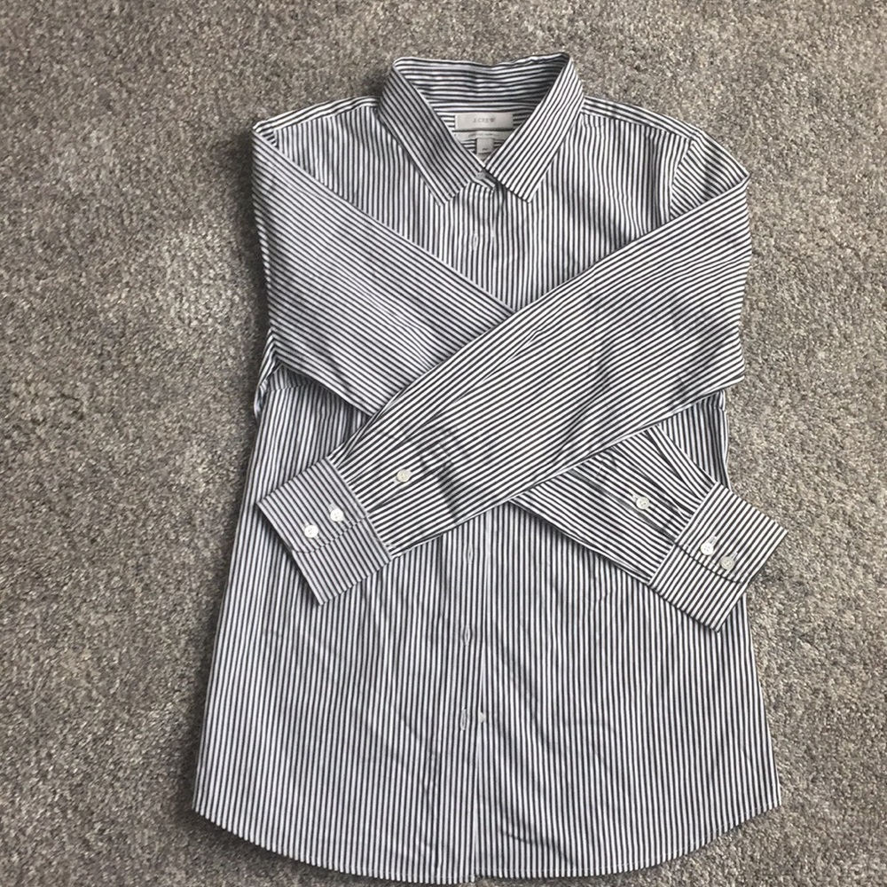 💙J Crew black/ white striped button down shirt!
